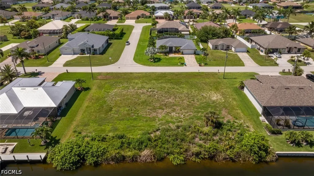 2201 SW 28th Terrace Cape Coral FL 33914