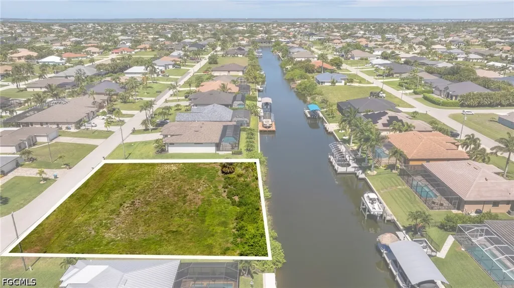 2201 SW 28th Terrace Cape Coral FL 33914