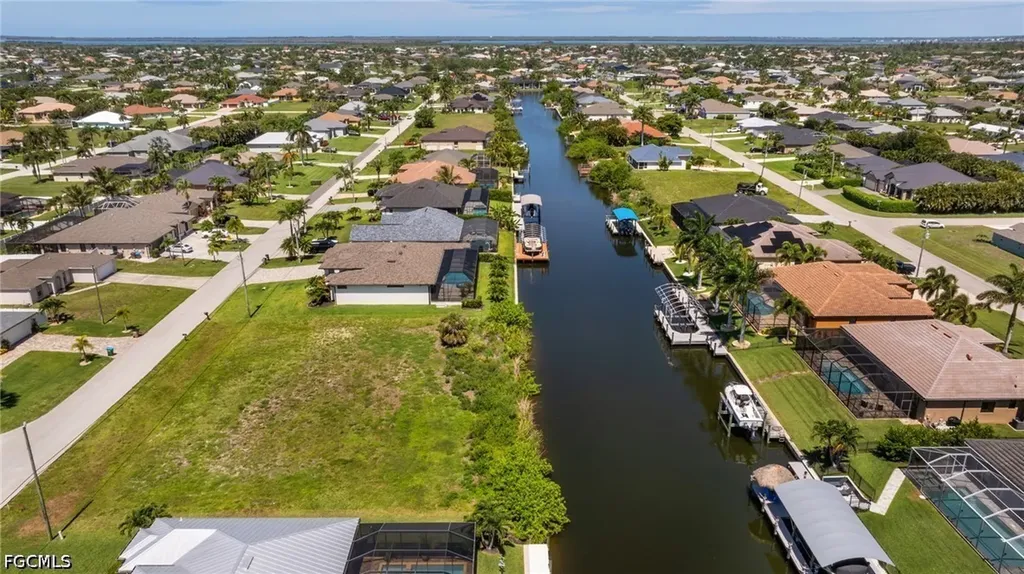 2201 SW 28th Terrace Cape Coral FL 33914