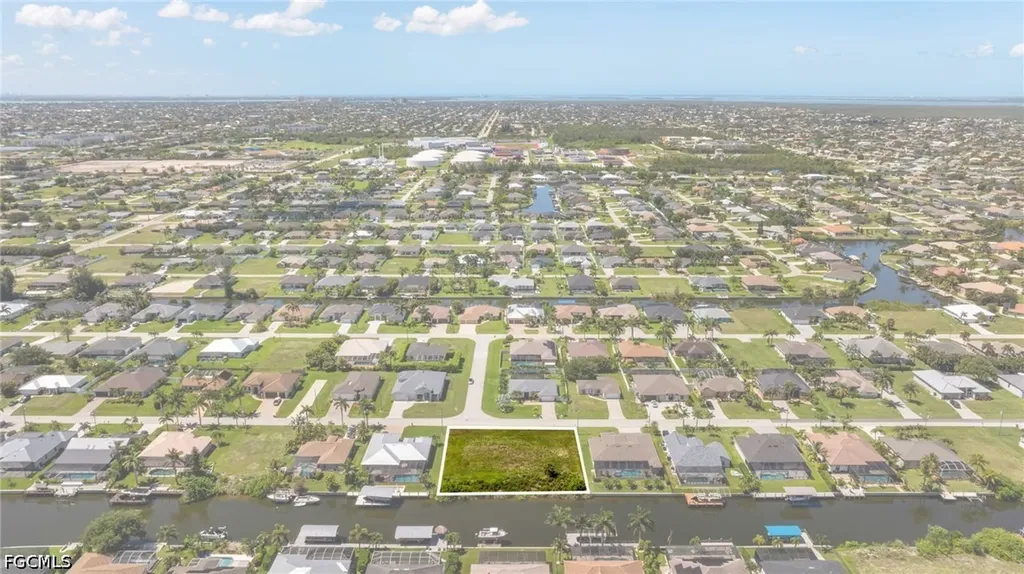 2201 SW 28th Terrace Cape Coral FL 33914