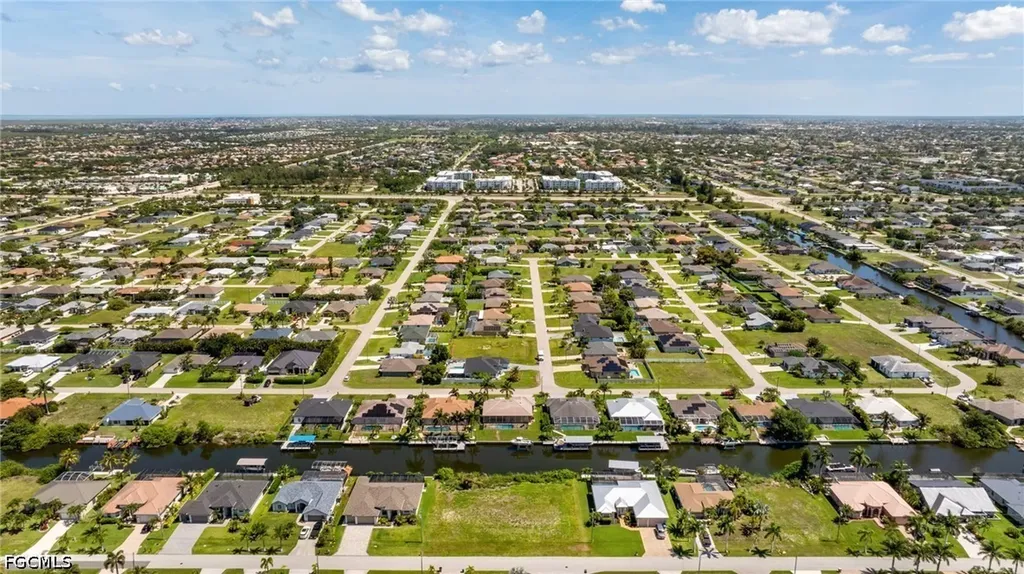 2201 SW 28th Terrace Cape Coral FL 33914