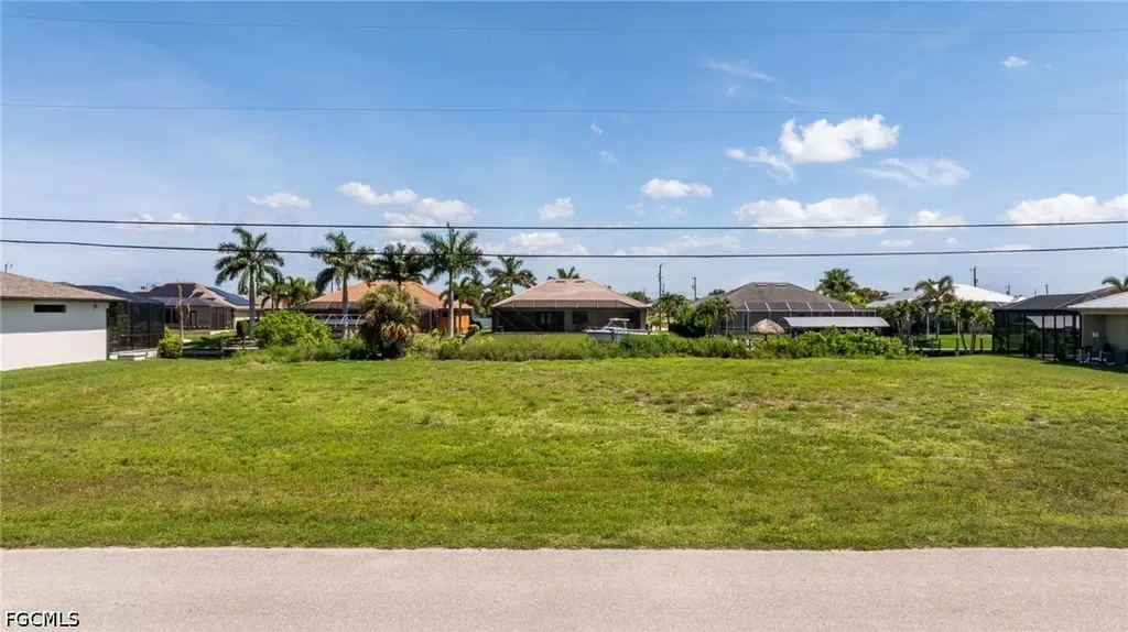 2201 SW 28th Terrace Cape Coral FL 33914