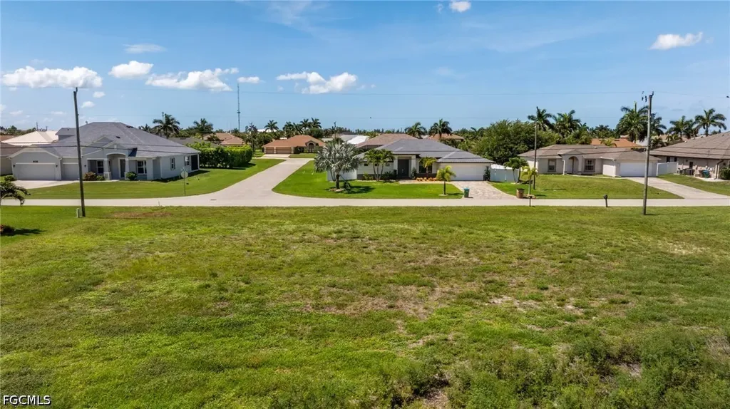 2201 SW 28th Terrace Cape Coral FL 33914