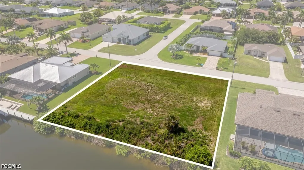 2201 SW 28th Terrace Cape Coral FL 33914