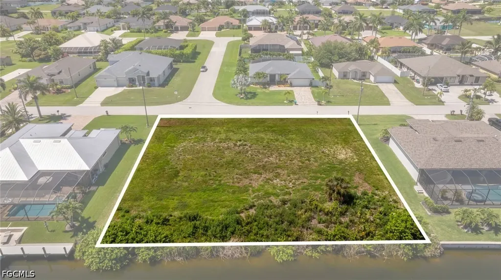 2201 SW 28th Terrace Cape Coral FL 33914