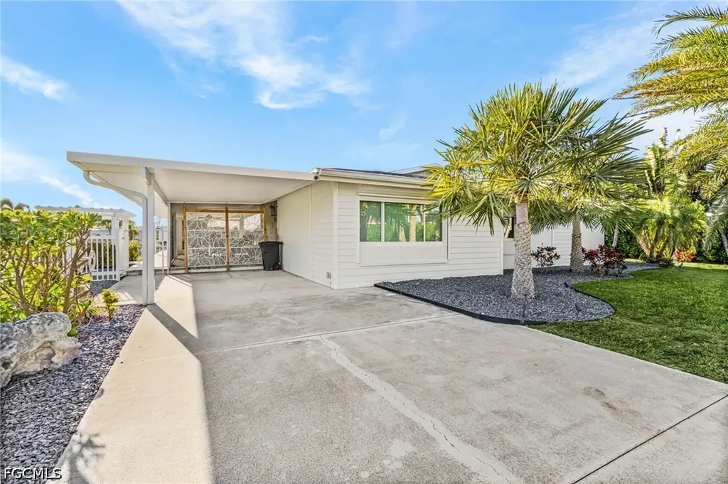 2823 8th Avenue St. James City FL 33956