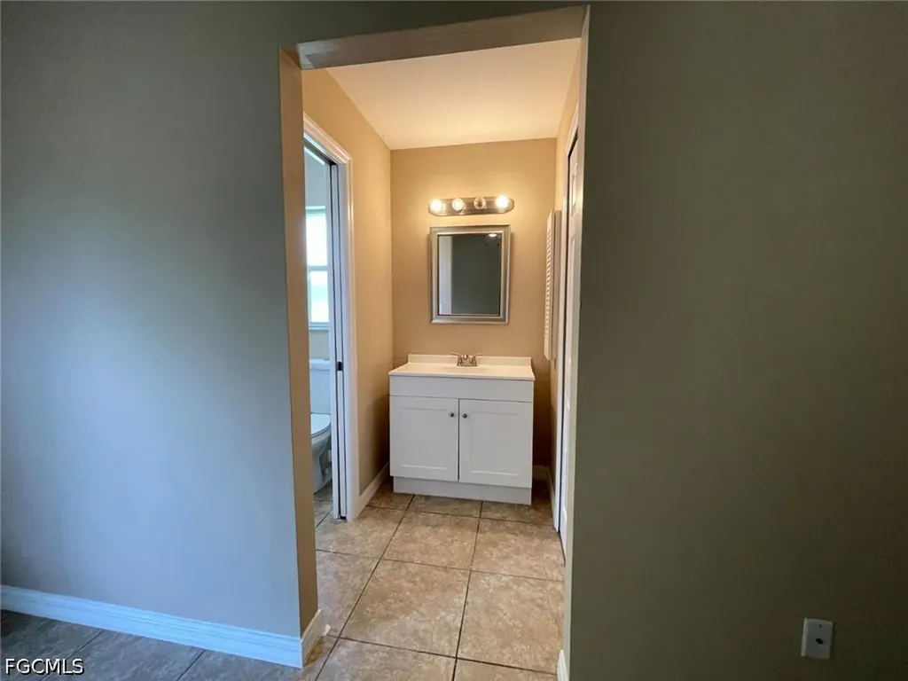 908 Cape Coral Parkway W Cape Coral FL 33914
