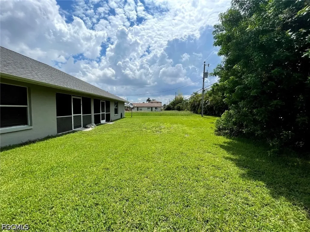 908 Cape Coral Parkway W Cape Coral FL 33914