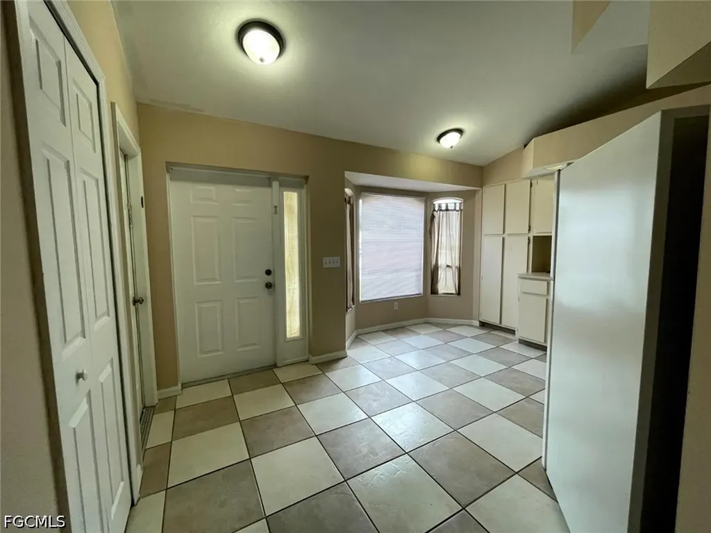 908 Cape Coral Parkway W Cape Coral FL 33914