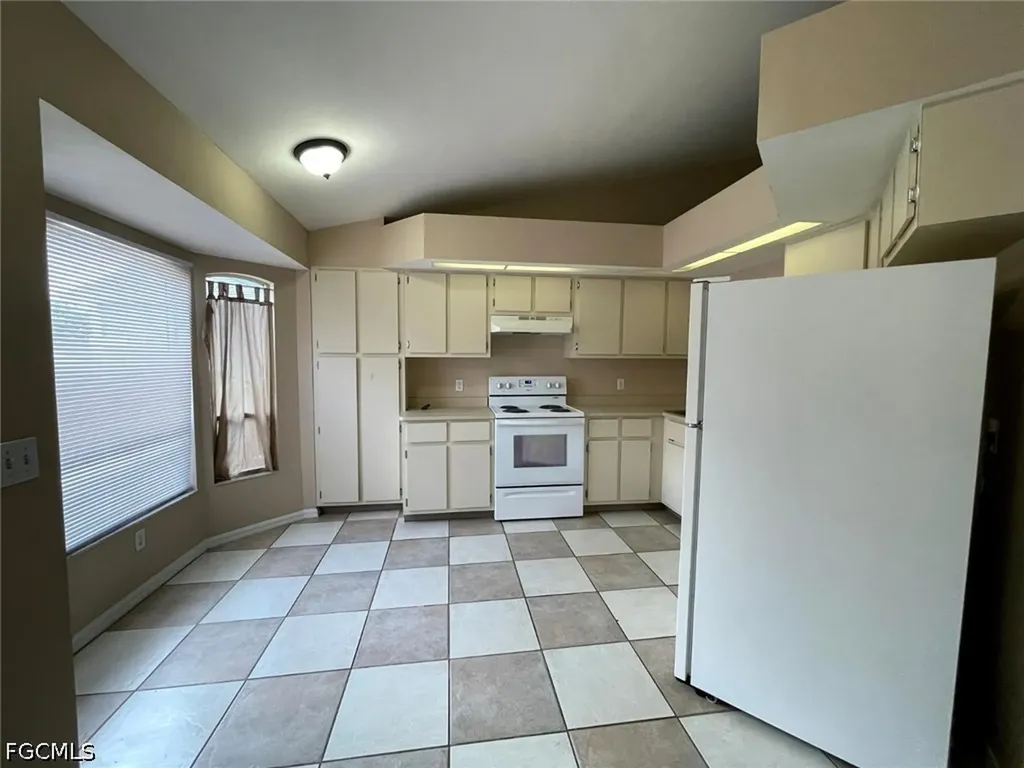 908 Cape Coral Parkway W Cape Coral FL 33914