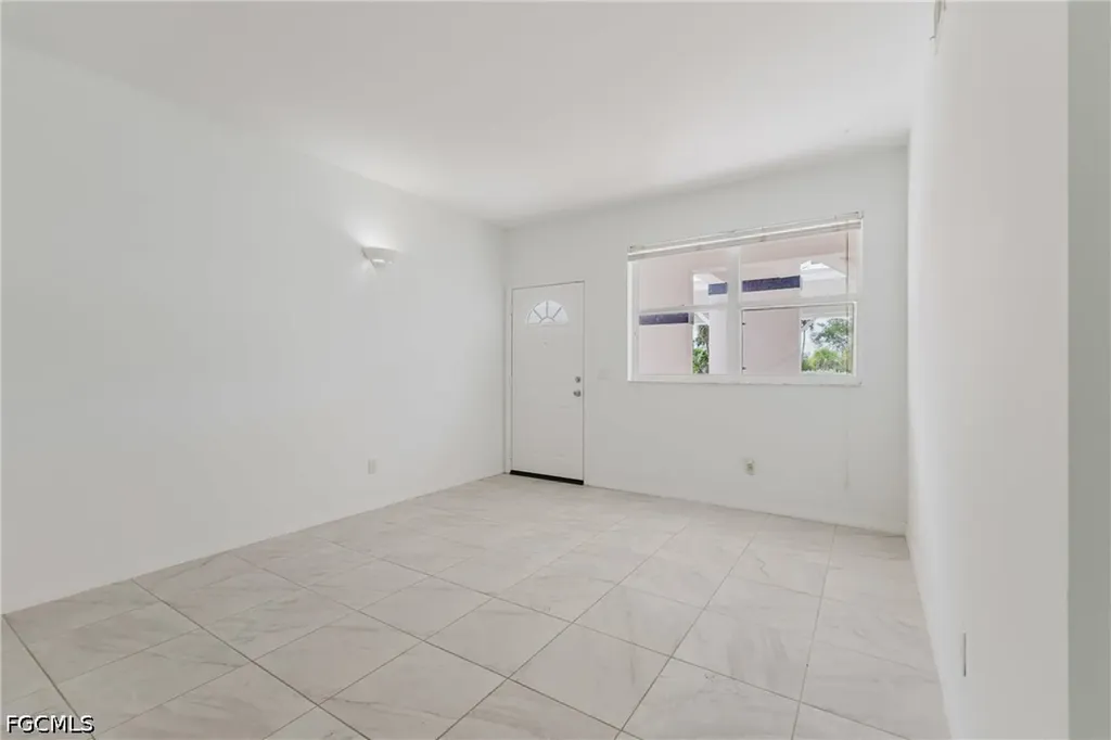 5612 Rose Garden Road Cape Coral FL 33914