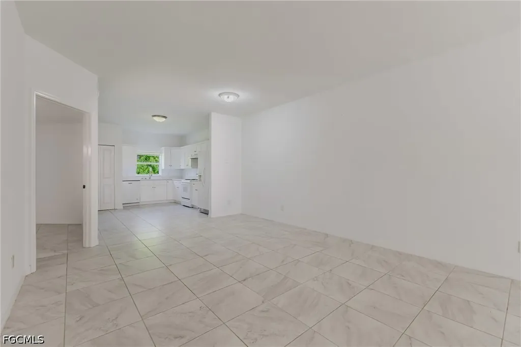 5612 Rose Garden Road Cape Coral FL 33914
