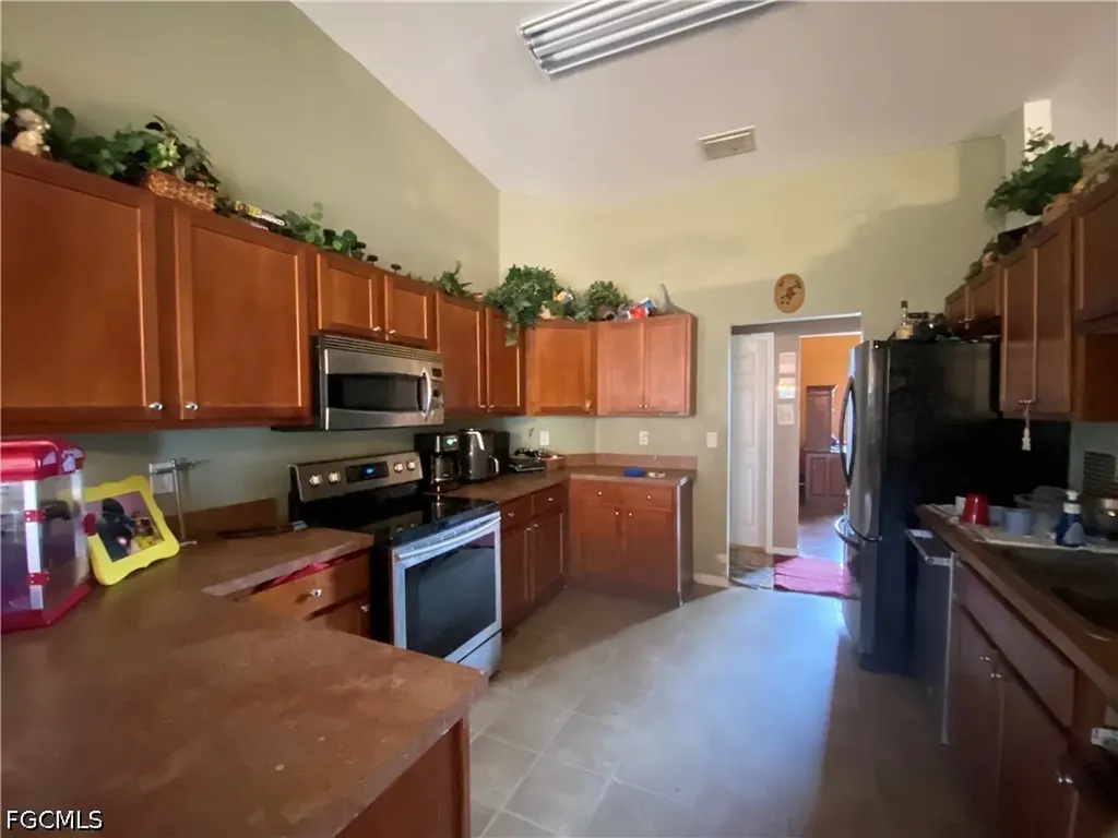 100 NW 28th Court Cape Coral FL 33993