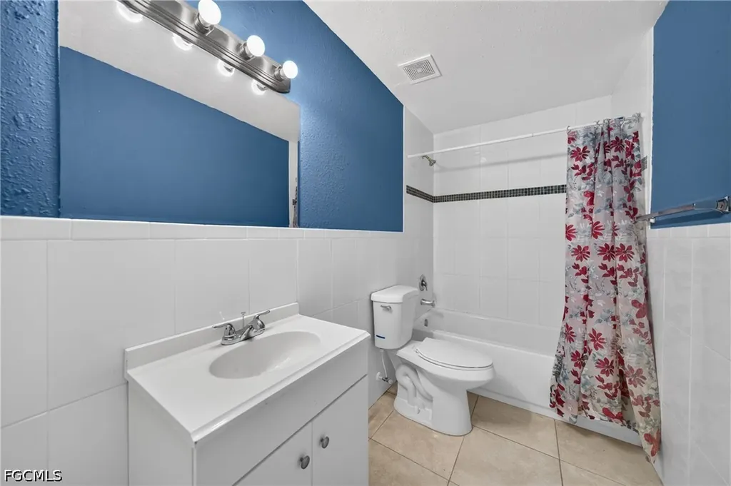 772/774 Holmes Avenue Lehigh Acres FL 33974