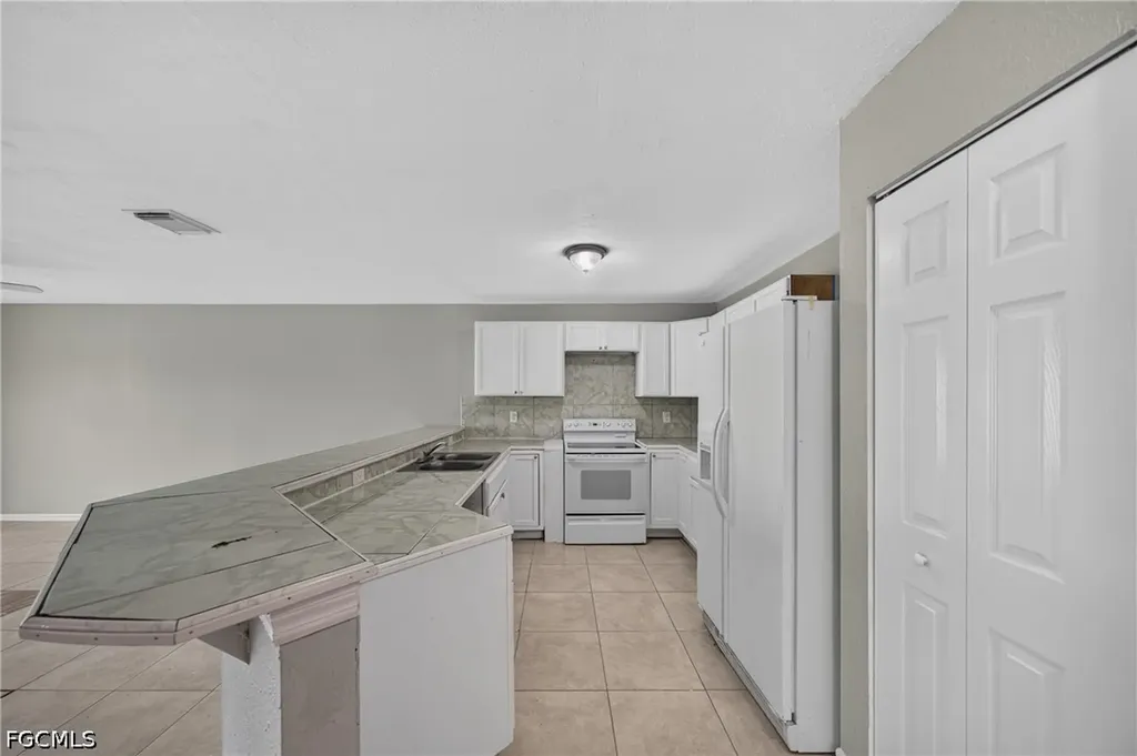 772/774 Holmes Avenue Lehigh Acres FL 33974