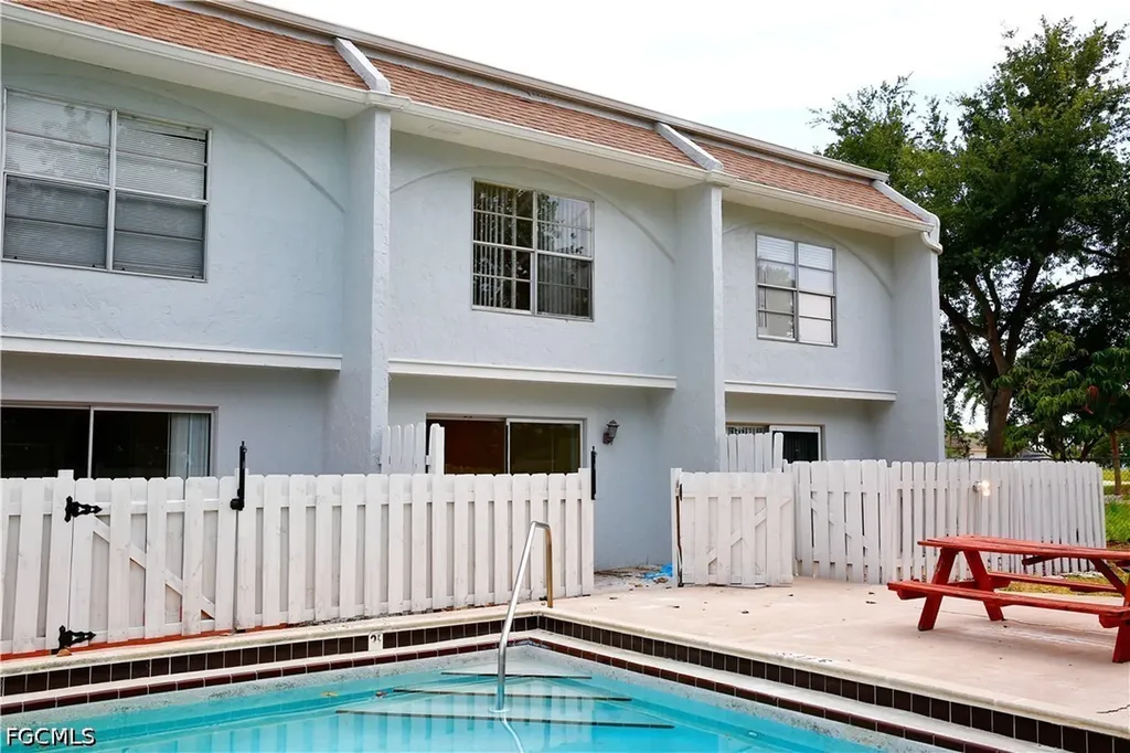 1123 SW 48th Terrace Cape Coral FL 33914