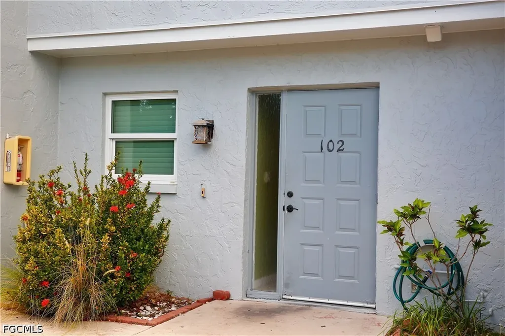 1123 SW 48th Terrace Cape Coral FL 33914