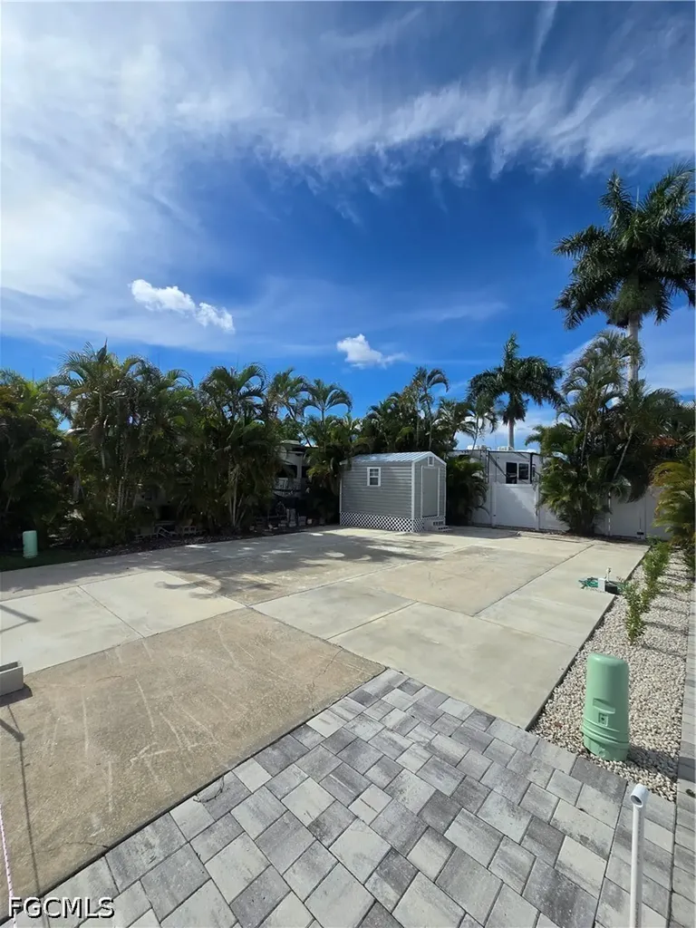 5650 Red Bird Lane Fort Myers FL 33908