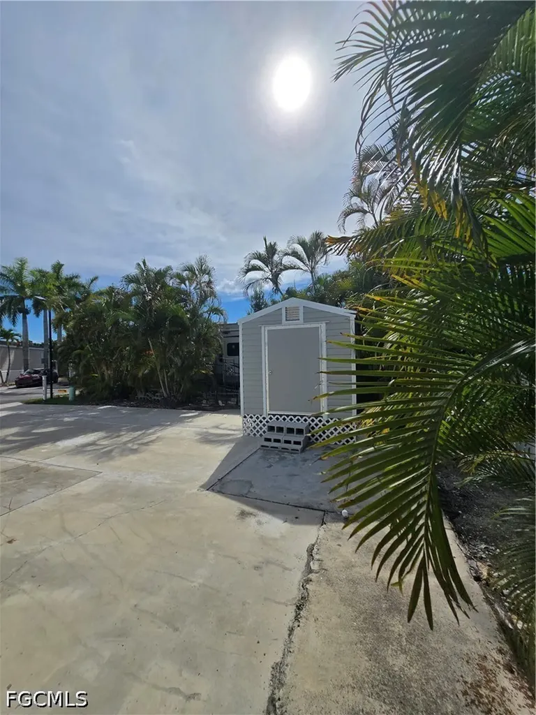 5650 Red Bird Lane Fort Myers FL 33908