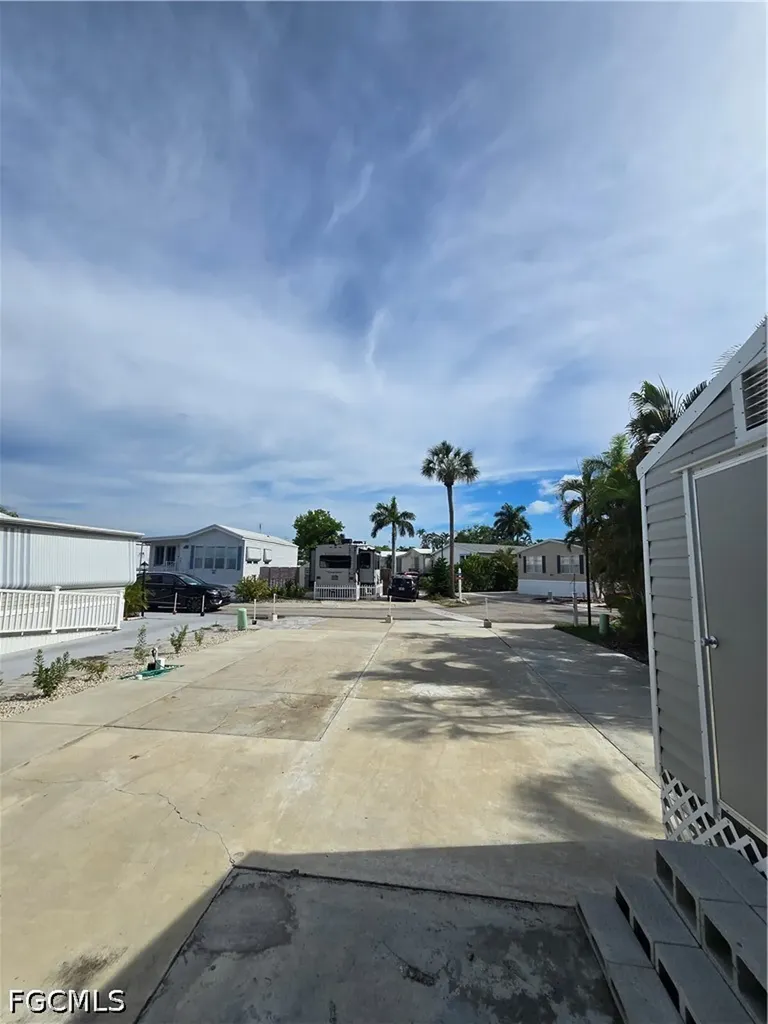 5650 Red Bird Lane Fort Myers FL 33908