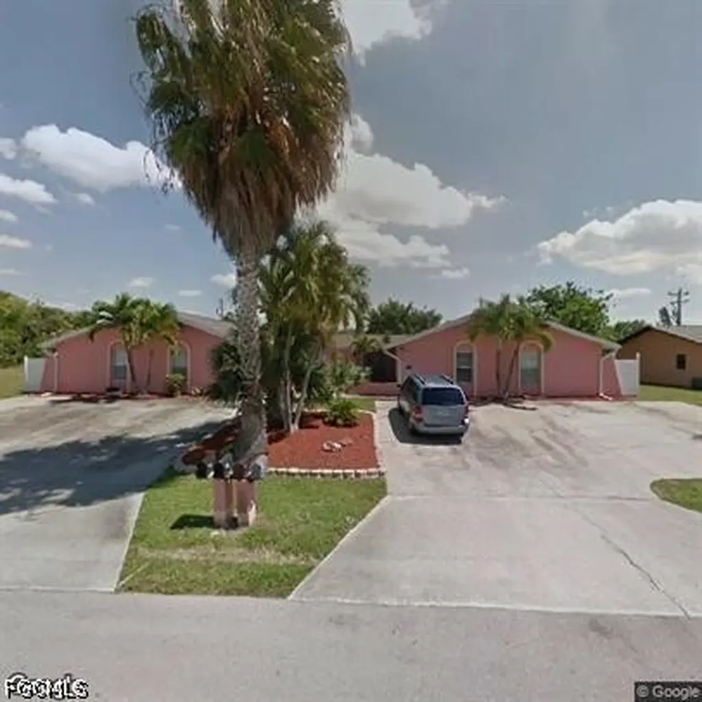 609 SE 23rd Place Cape Coral FL 33990