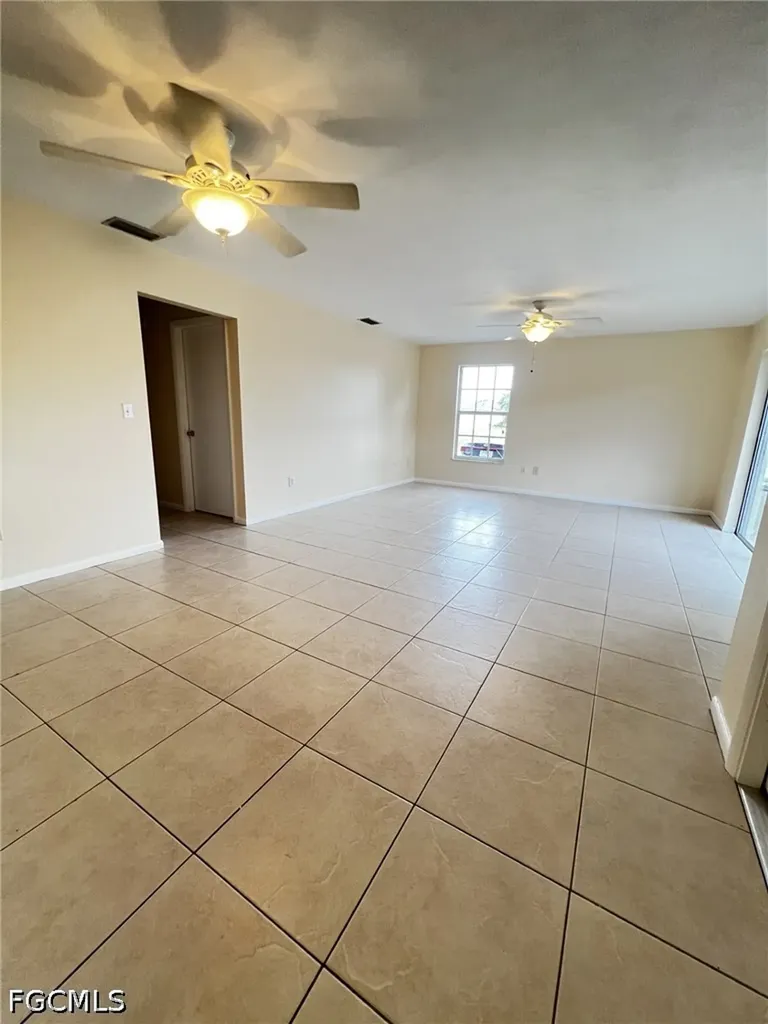 609 SE 23rd Place Cape Coral FL 33990