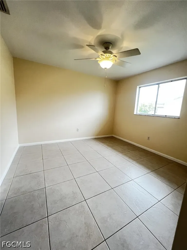 609 SE 23rd Place Cape Coral FL 33990