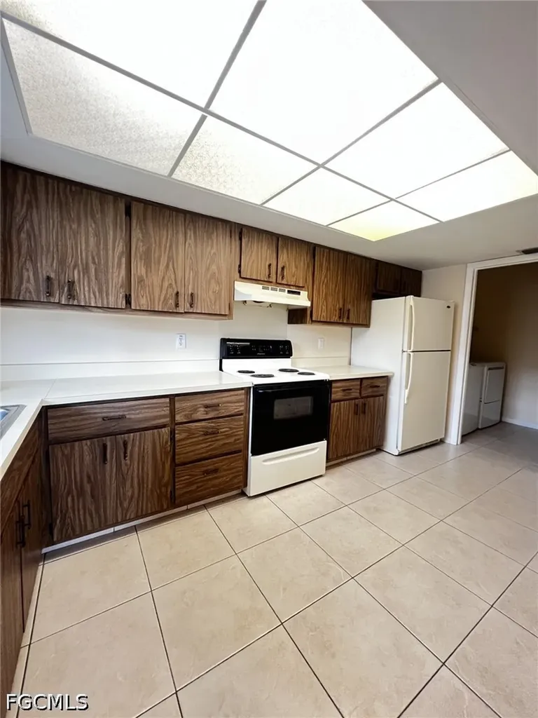 609 SE 23rd Place Cape Coral FL 33990