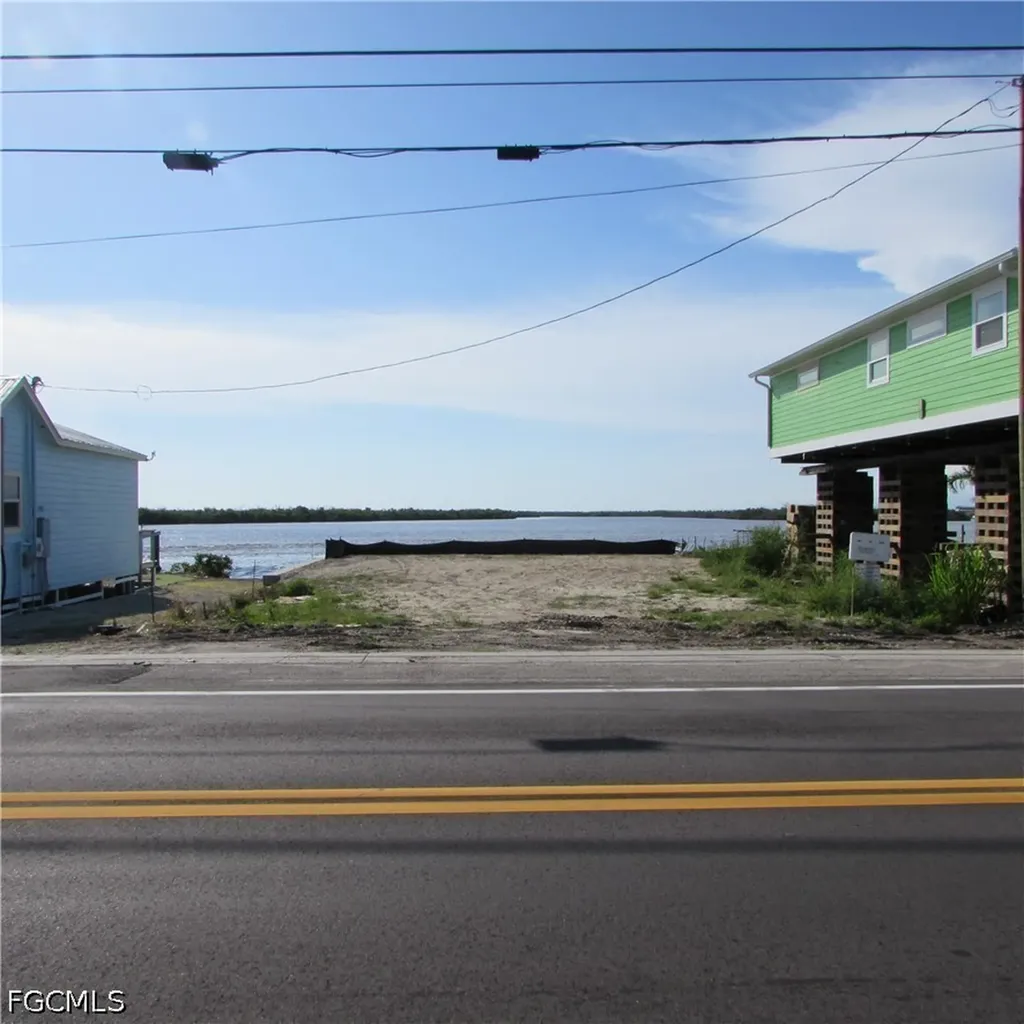 4748 Pine Island Road NW Matlacha FL 33993