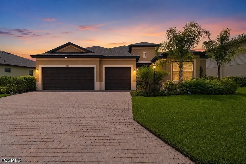 3335 Menores Way Fort Myers FL 33905
