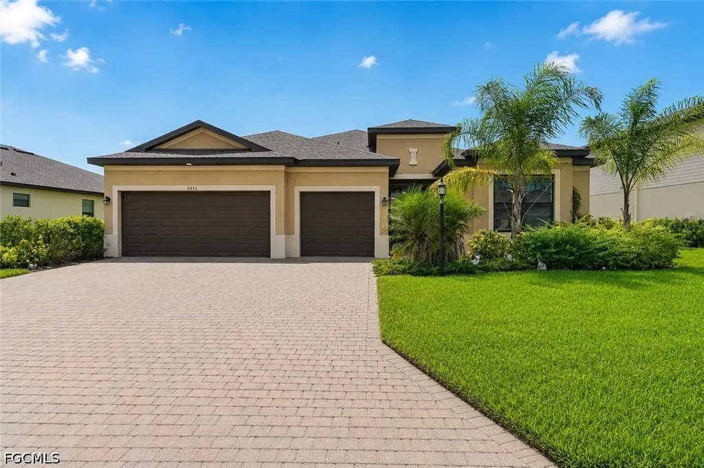 3335 Menores Way Fort Myers FL 33905