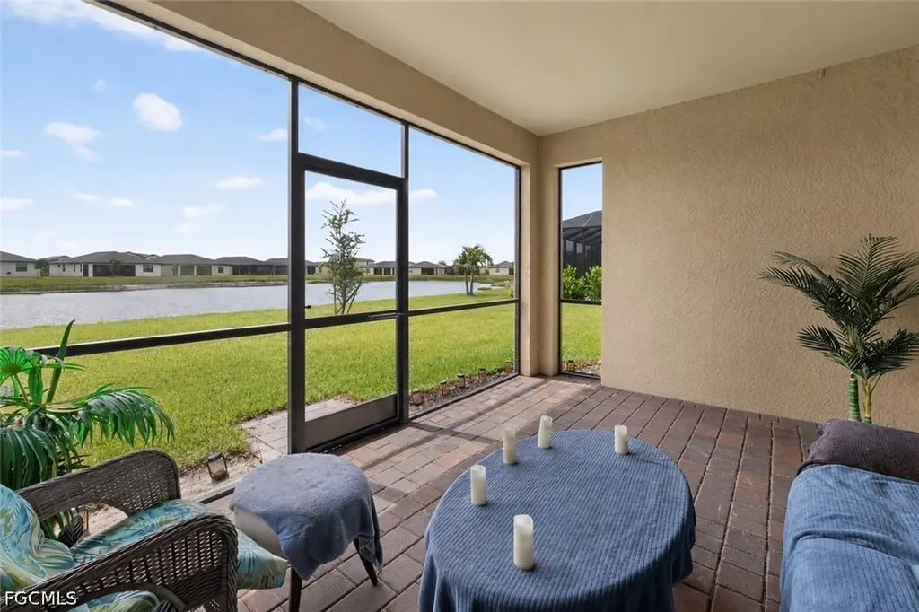 3335 Menores Way Fort Myers FL 33905