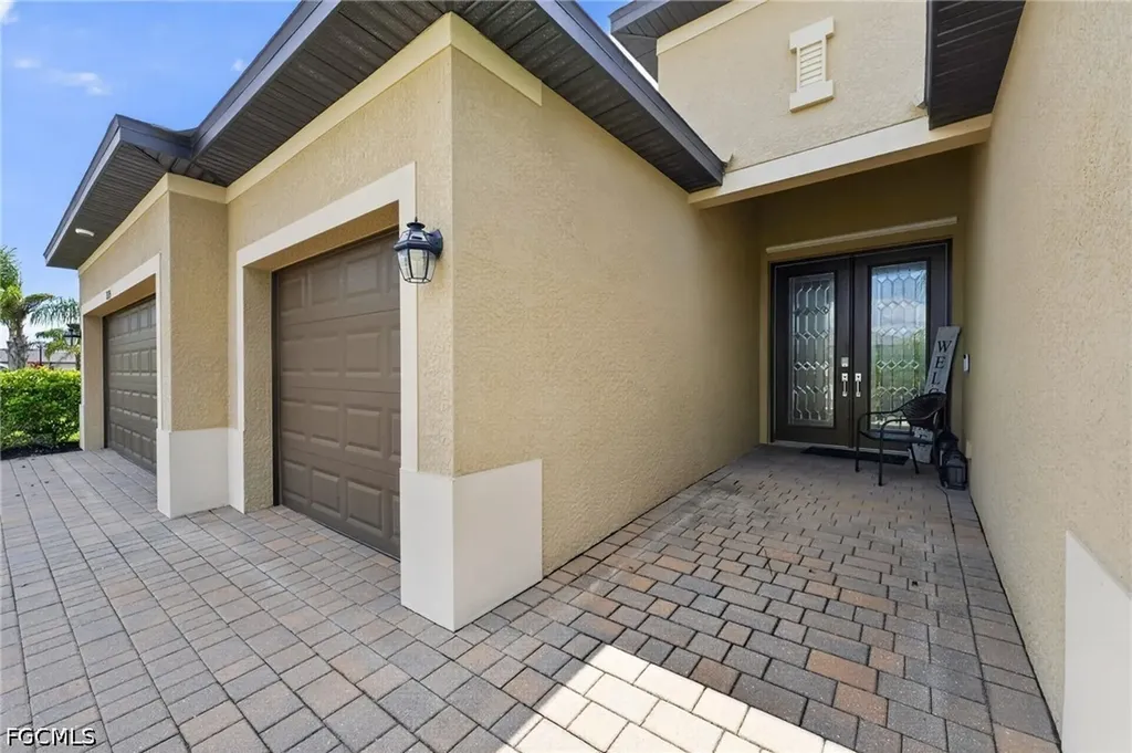 3335 Menores Way Fort Myers FL 33905