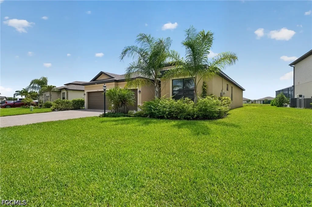 3335 Menores Way Fort Myers FL 33905
