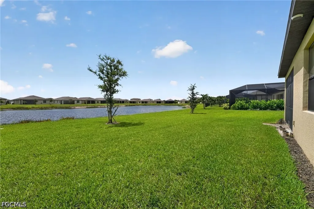 3335 Menores Way Fort Myers FL 33905