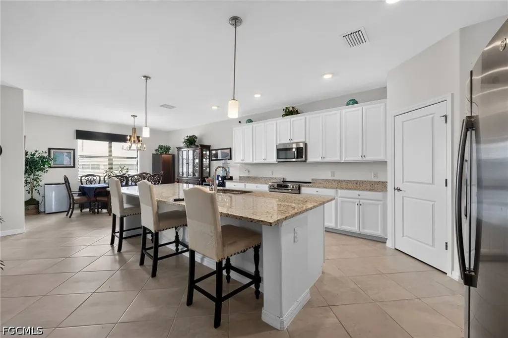 3335 Menores Way Fort Myers FL 33905