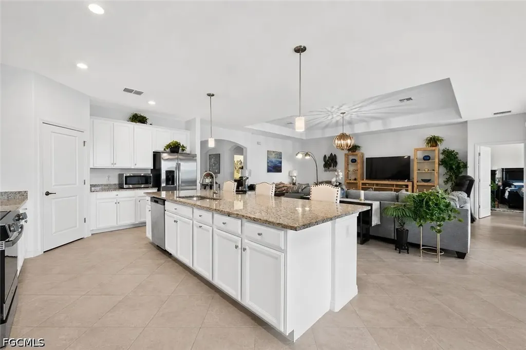 3335 Menores Way Fort Myers FL 33905