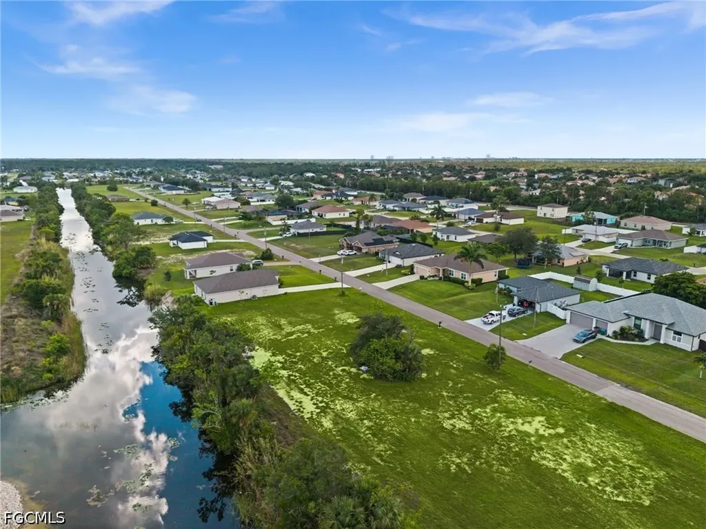 907 NE 32nd Terrace Cape Coral FL 33909