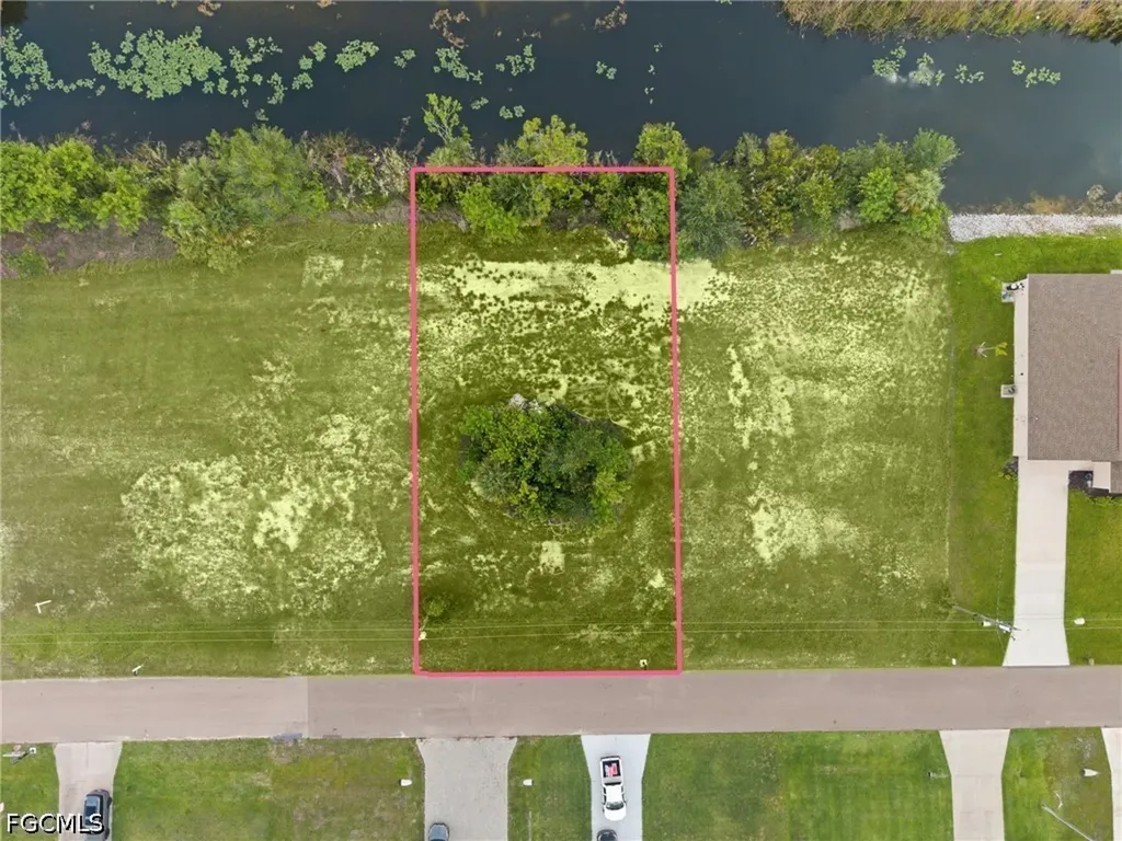 907 NE 32nd Terrace Cape Coral FL 33909