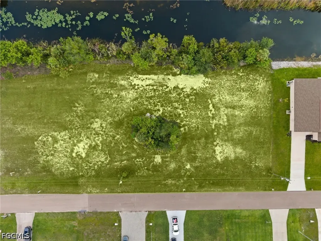 907 NE 32nd Terrace Cape Coral FL 33909