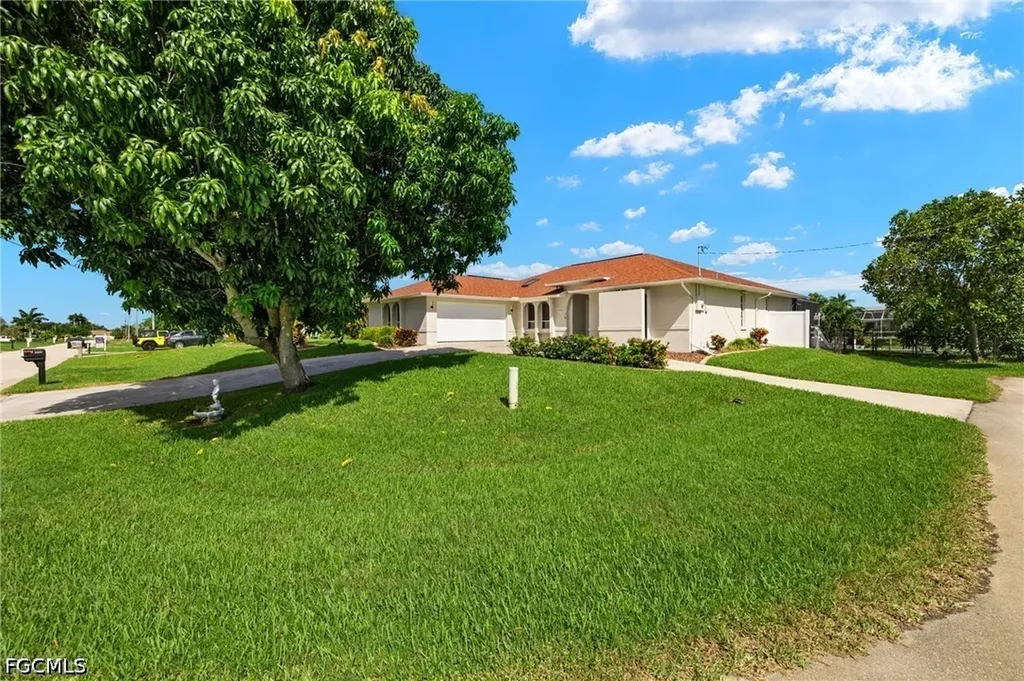 2223 SE 10th Lane Cape Coral FL 33990