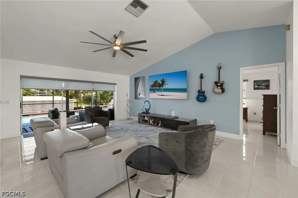 2223 SE 10th Lane Cape Coral FL 33990