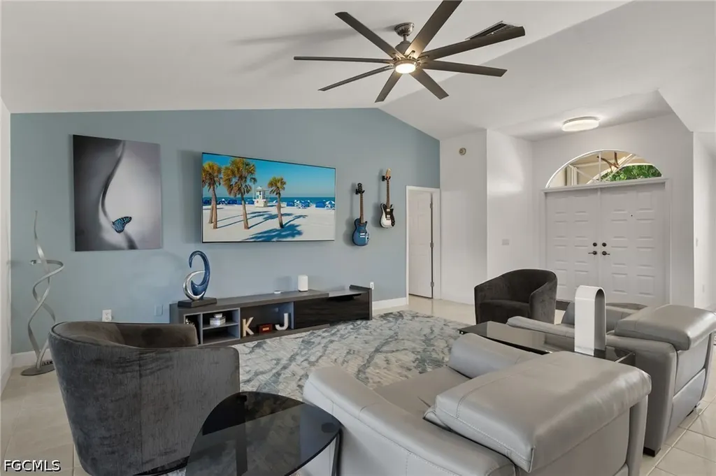 2223 SE 10th Lane Cape Coral FL 33990
