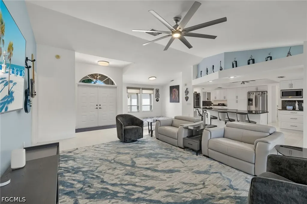 2223 SE 10th Lane Cape Coral FL 33990