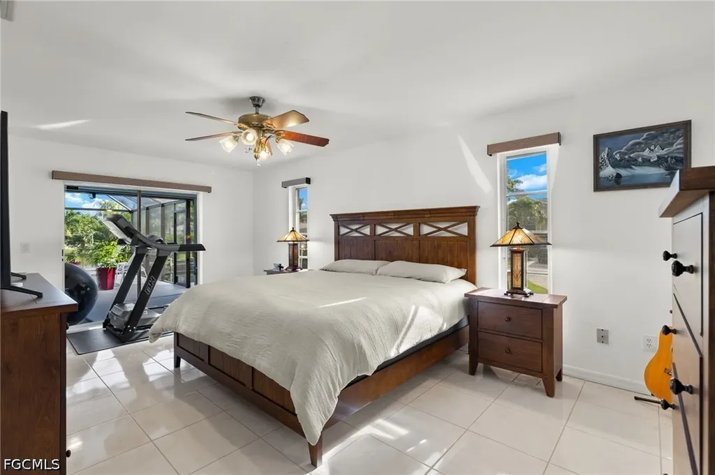2223 SE 10th Lane Cape Coral FL 33990