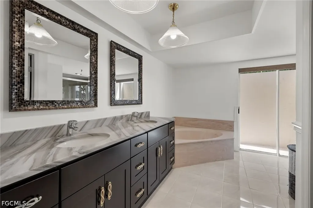 2223 SE 10th Lane Cape Coral FL 33990