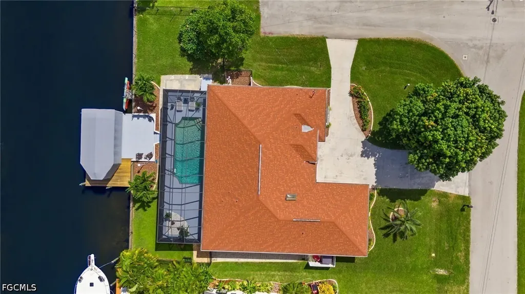 2223 SE 10th Lane Cape Coral FL 33990