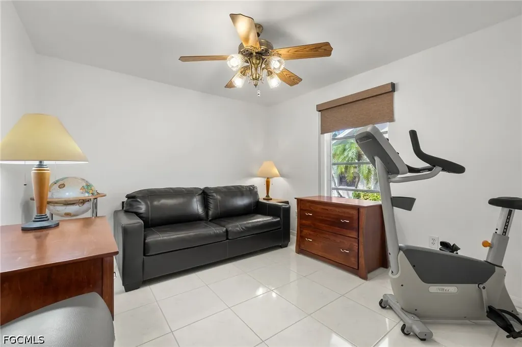 2223 SE 10th Lane Cape Coral FL 33990