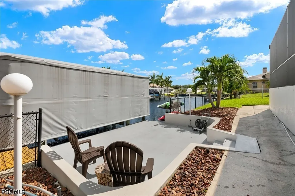 2223 SE 10th Lane Cape Coral FL 33990