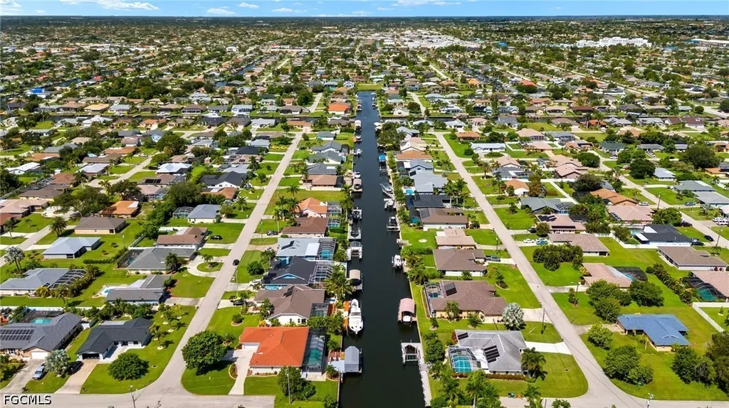 2223 SE 10th Lane Cape Coral FL 33990